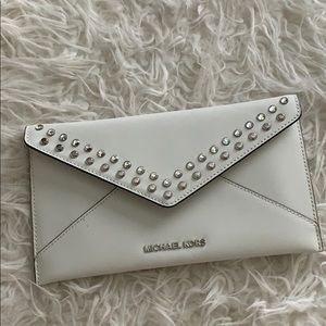 Michael kors clutch .